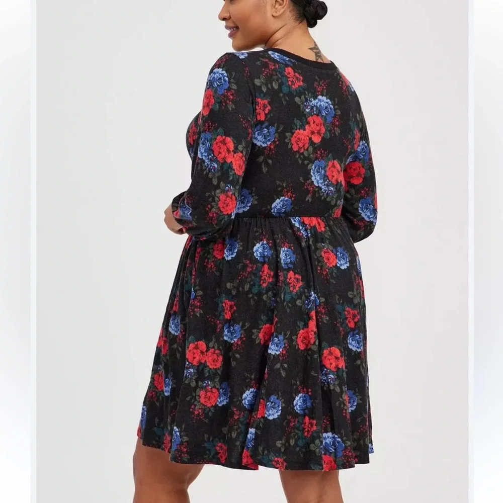 Torrid Brand Floral Babydoll Dress Super Soft Plush Red Blue & Black Size 5